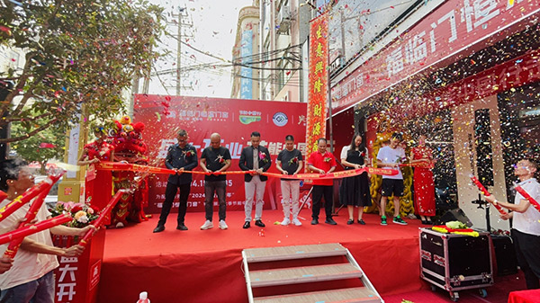 热烈祝贺“节能中国行第七季”走进藤县！暨藤县福临门窗旗舰店盛大开业圆满成功-(9)